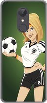 Geschikt voor Xiaomi Redmi 5 hoesje - Een illustratie van een meisje met Duitse kleding en een voetbal - Meiden - Meisjes - Kinderen - Siliconen Telefoonhoesje