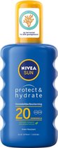 Bol.com NIVEA SUN Protect & Hydrate Zonnebrand spray SPF 20 - 200 ml aanbieding