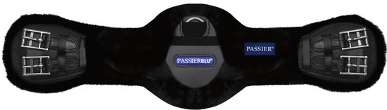 Zwarte singel met gespen, lamsvel en Passier logo's.