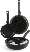 Bol.com BK Enjoy 3-delige pannenset - Ø20/28cm koekenpannen en hapjespan met deksel Ø 28cm - PFAS vrij - zwart - koelgrepen - ov... aanbieding