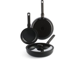 BK Enjoy Pannenset 3-delig - 20/28cm - 3.4L - PFAS-vrije antikleeflaag - Pannenset inductie - Keramische pan - Ovenbestendig tot 160°C - Hapjespan 28cm met deksel - Koudgrepen - Met glazen deksel - Zwart