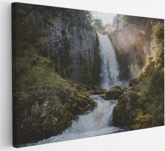 Saammp Canvas Schilderij - Waterval tussen de rotsen - Bos - Landschap - Natuur - 150x100 - Foto op canvas - Wanddecoratie - Muurdecoratie Woonkamer - Slaapkamer decoratie - Canvas Print