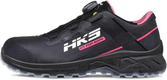 Zwarte lage werkschoen met roze accenten, BOA sluiting en HKS 'Fit for Work' logo.
