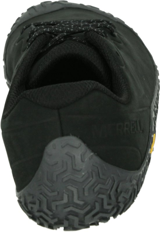 Bovenkant van een zwarte Merrell Vapor Glove 6 LTR schoen met een gripvast Vibram zoolpatroon.