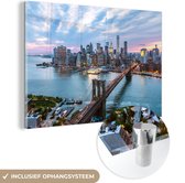 MuchoWow® Glasschilderij 90x60 cm - Schilderij acrylglas - New York - Brooklyn Bridge - Boot - Foto op glas - Schilderijen
