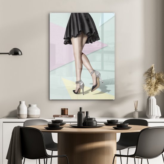 Peinture sur verre - Femme portant des talons hauts et une jupe - 60x80 cm - Peintures sur Verre Peintures - Photo sur Glas