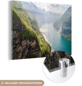 MuchoWow® Glasschilderij 40x30 cm - Schilderij acrylglas - Een luchtfoto van de Geirangerfjord Noorwegen - Foto op glas - Schilderijen