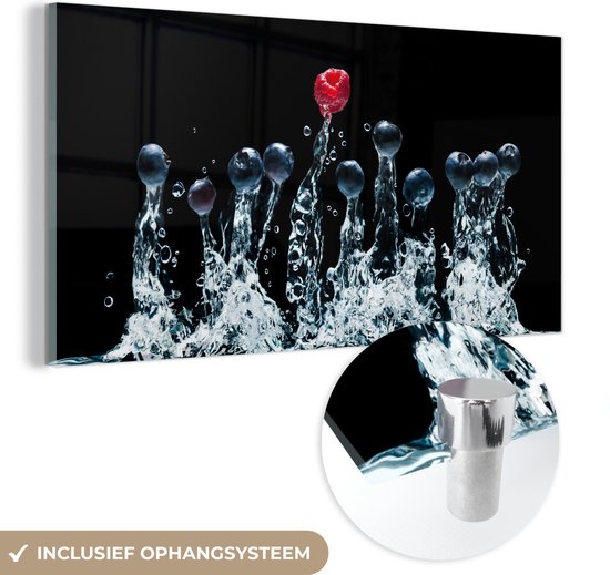 MuchoWow® Glasschilderij 120x60 cm - Schilderij acrylglas - Bessen - Water - Zwart - Fruit - Framboos - Foto op glas - Schilderijen