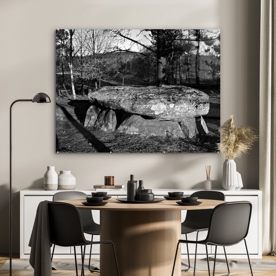 MuchoWow® Peinture sur verre 120x90 cm - Peinture acrylique sur verre - Un dolmen à La Corogne - noir et blanc - Photo sur verre - Peintures