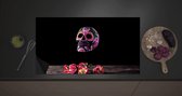 Inductieplaat Beschermer - Roze Doodshoofd omringd door Bloemen op Zwarte Achtergrond - 90x52 cm - 2 mm Dik - Inductie Beschermer met zwarte kern