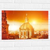 Muursticker - Top van St-Pietersbasiliek Kerk in Vaticaanstad onder Felle Zon - 60x40 cm Foto op Muursticker