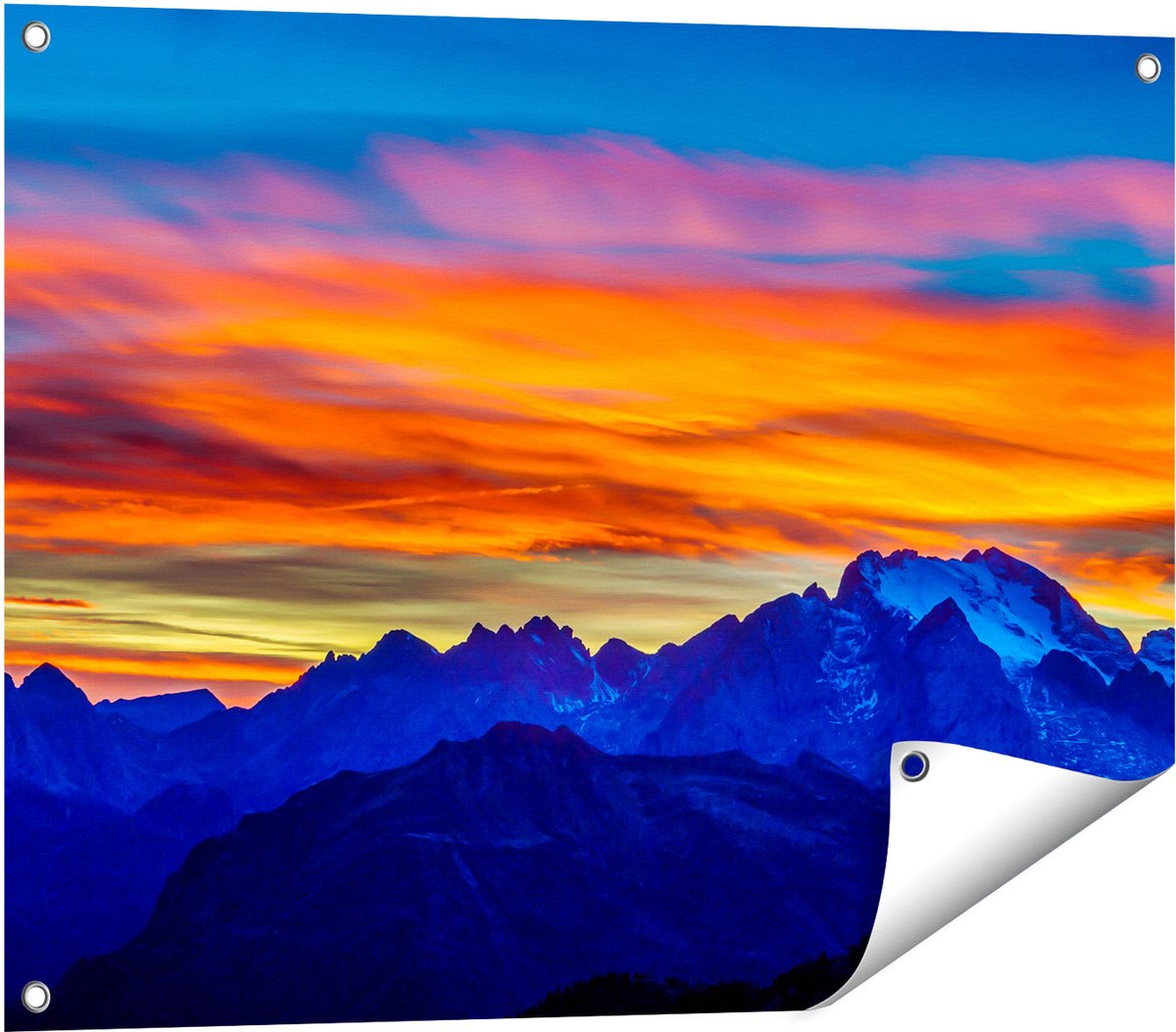 Gards Tuinposter Oranje Zonsondergang in de Bergen - 80x60 cm - Tuindoek - Tuindecoratie - Wanddecoratie buiten - Tuinschilderij Multikleur