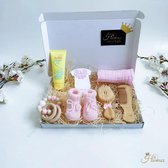 Kraamcadeau - Babygeschenkset - monddoekje - Zwitsal - geschenkdoos - Baby verzorging - Rammelaar - Bijtring- Haargel - Geboortecadeau - Kam en borstel met naam - Kraampakket - Bab