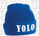 YOLO muts - Blauw (witte tekst) - Beanie - One Size - Unisex - Grappige teksten - Quotes - Kwoots - Wintersport - Aprés ski muts - You Only Live Ones - Geniet van het leven - Carpe