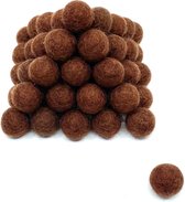 MooiVilt - viltballetjes - 30 stuks - chocoladebruin - 2,2cm - hobby - wolvilt - handwerk - wolkralen - handgemaakt - creatief - Fairtrade