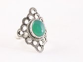 Opengewerkte zilveren ring met groene onyx - maat 20