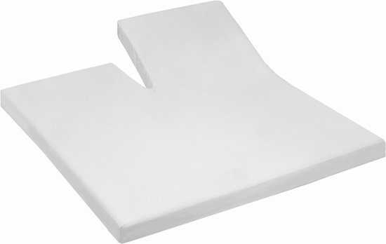 Wit Molton topper hoeslaken met een V-splitsing.
