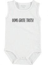 Baby Rompertje met tekst 'Ooms grote trots' | mouwloos l | wit zwart | maat 62/68 | cadeau | Kraamcadeau | Kraamkado