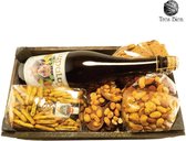 Le casse noix royale - VOC melange - Wadd’n melange - Sour cream crackers - Grissini basilicum stokjes - Choco flikjes met honey salted nuts - Mosterd-dille dip en speciaal bier. D