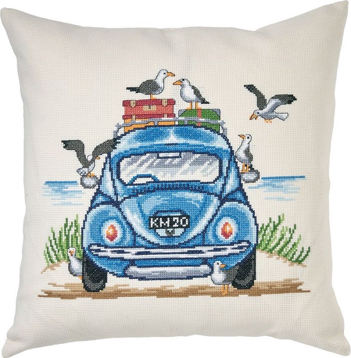 Permin borduurpakket borduurkussen VW kever aan het strand met telpatroon 83-1197