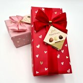 Moederdag Bonbons/Pralines in Luxe licht roze/rode doos | Met strik | Assortiment Bonbons | 250gr. | Liefde