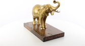 Bronzen Beeldhouwwerk Een Olifant Gemonteerd Op Houten Plank 47x24x35 cm