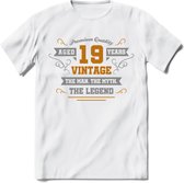 19 Jaar Legend T-Shirt | Goud - Zilver | Grappig Verjaardag Cadeau | Dames - Heren | - Wit - L