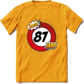 87 Jaar Hoera Verkeersbord T-Shirt | Grappig Verjaardag Cadeau | Dames - Heren | - Geel - L