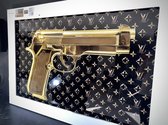 Ter Halle Glasschilderij - Golden Gun - Pistool - Louis Vuitton - achtergrond - Fashion