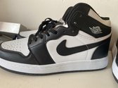 Jordan air white black