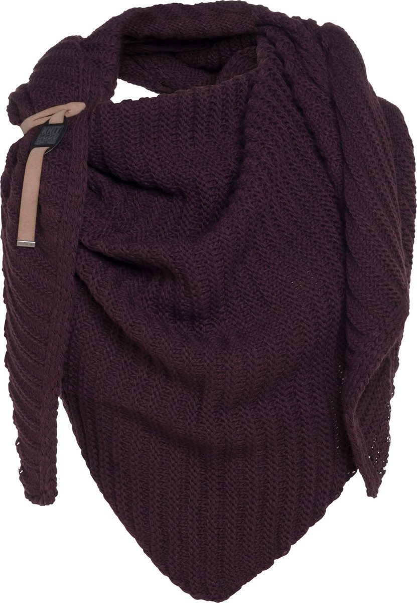 Knit Factory Demy Gebreide Omslagdoek - Driehoek Sjaal Dames - Dames sjaal - Wintersjaal - Stola - Wollen sjaal - Paarse sjaal - Aubergine - 190x85 cm - Inclusief siersluiting