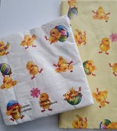 Paastafelkleed 120x180 geel met kuikentjes met 20 bijpassende servetten 40x40 cm - Papieren tafelkleed voor Pasen - paaskleed