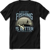 A Bad Day Fishing - Vissen T-Shirt | Grijs | Grappig Verjaardag Vis Hobby Cadeau Shirt | Dames - Heren - Unisex | Tshirt Hengelsport Kleding Kado - Zwart - S