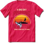 A Bad Day Fishing - Vissen T-Shirt | Grappig Verjaardag Vis Hobby Cadeau Shirt | Dames - Heren - Unisex | Tshirt Hengelsport Kleding Kado - Roze - XXL
