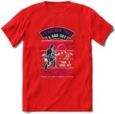 A bad Day Fishing - Vissen T-Shirt | Roze | Grappig Verjaardag Vis Hobby Cadeau Shirt | Dames - Heren - Unisex | Tshirt Hengelsport Kleding Kado - Rood - M