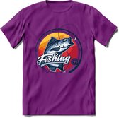 Fishing - Vissen T-Shirt | Grappig Verjaardag Vis Hobby Cadeau Shirt | Dames - Heren - Unisex | Tshirt Hengelsport Kleding Kado - Paars - S