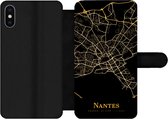 Bookcase Geschikt voor iPhone XS Max telefoonhoesje - Nantes - Kaart - Goud - Met vakjes - Wallet case met magneetsluiting