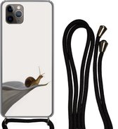 Hoesje met koord Geschikt voor iPhone 11 Pro Max - Slak - Lelie - Grijs - Siliconen - Crossbody - Backcover met Koord - Telefoonhoesje met koord - Hoesje met touw