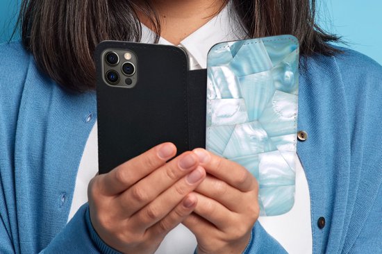 Telefoonhoesje Geschikt voor iPhone 12 Pro Max telefoonhoesje - Natuursteen - Blauw - Parelmoer - Met vakjes - Wallet case met magneetsluiting