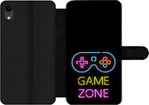 Bookcase Geschikt voor iPhone XR telefoonhoesje - Controller - Game - Neon - Zwart - Quotes - Game zone - Met vakjes - Wallet case met magneetsluiting