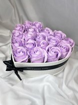 AG Luxurygifts flower box - rozen box - rozen - cadeau - hart - wit - soap roses - liefde