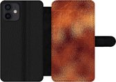 Bookcase Geschikt voor iPhone 12 telefoonhoesje - Roest print - Abstract - Staalplaat - Met vakjes - Wallet case met magneetsluiting