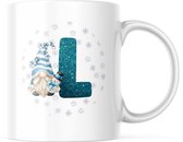 Kerst Mok met afbeelding: Snowman Gnome - Blauw - Letter L | Kerst Decoratie | Kerst Versiering | Grappige Cadeaus | Koffiemok | Koffiebeker | Theemok | Theebeker