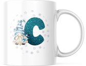 Kerst Mok met afbeelding: Snowman Gnome - Blauw - Letter C | Kerst Decoratie | Kerst Versiering | Grappige Cadeaus | Koffiemok | Koffiebeker | Theemok | Theebeker