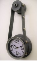 Hangende Klok 44 X 19 cm - Klok - Hangend  - Grijs - Industrieel  - Metaal