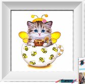 Arststudioclub® strass Diamond painting volwassenen Katje in een theekopje, met bijen 30x30 cm