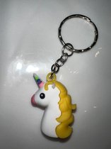 Unicorn Sleutelhanger 3.5 cm hoog 2 cm lang maan geel