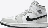 Air Jordan 1 Mid Light Smoke Grey (Women's) - BQ6472-015 - Maat 41 - Grijs - Schoenen