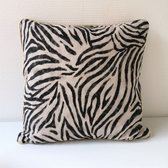 Planet Puk | Kussen zebraprint - gouden bies | 40 x 40 | woondecoratie dierenprint zebra  | junglekamer | handgemaakt | kinderkamer | meisjeskamer | tienerkamer | sierkussen woonka