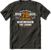 79 Jaar Legend T-Shirt | Goud - Wit | Grappig Verjaardag en Feest Cadeau Shirt | Dames - Heren - Unisex | Tshirt Kleding Kado | - Donker Grijs - XL